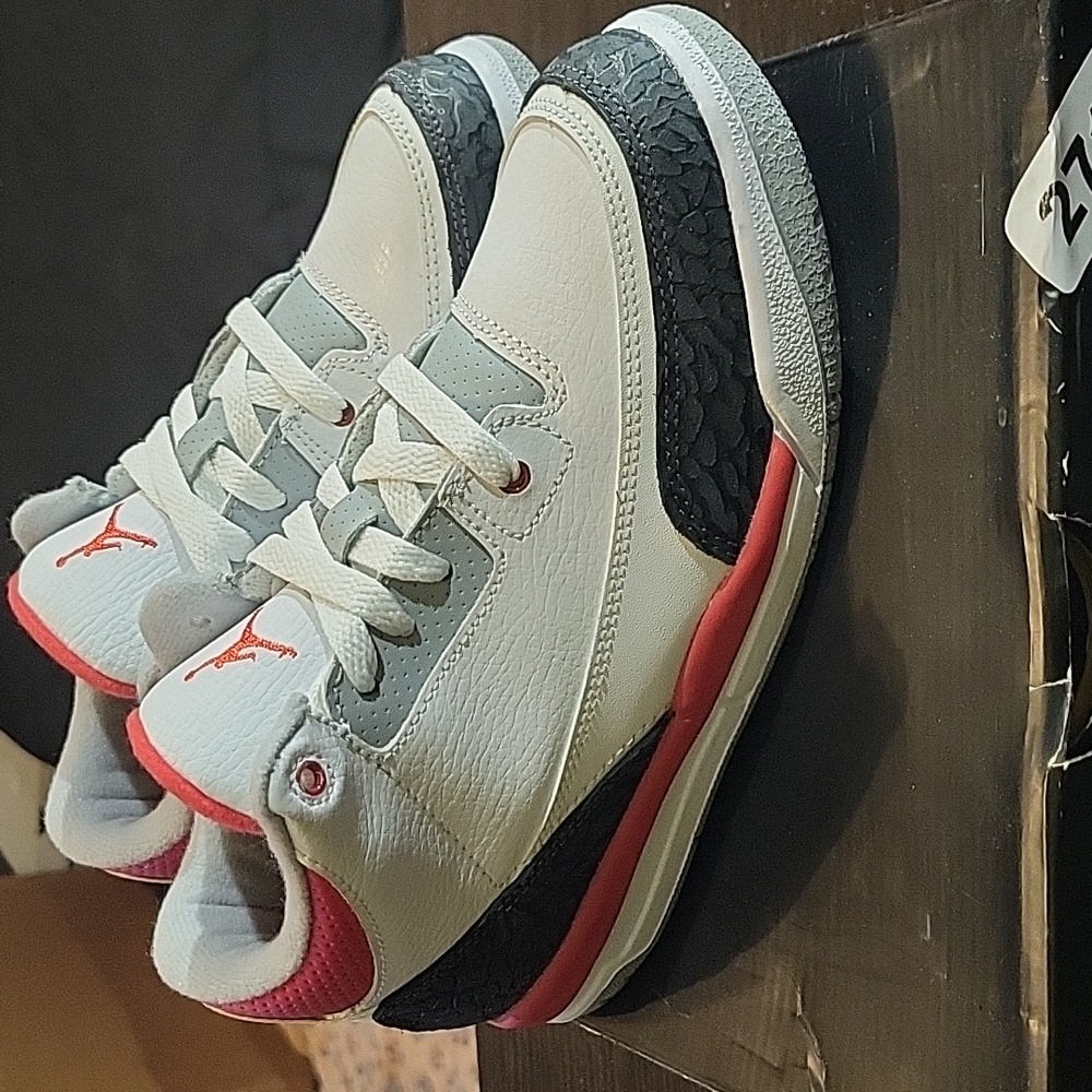 Jordan 3 Retro Rare "Fire Red" (2013) (PS) Boys 3Y Girls 4.5 Brand New W/Box - Picture 3 of 11